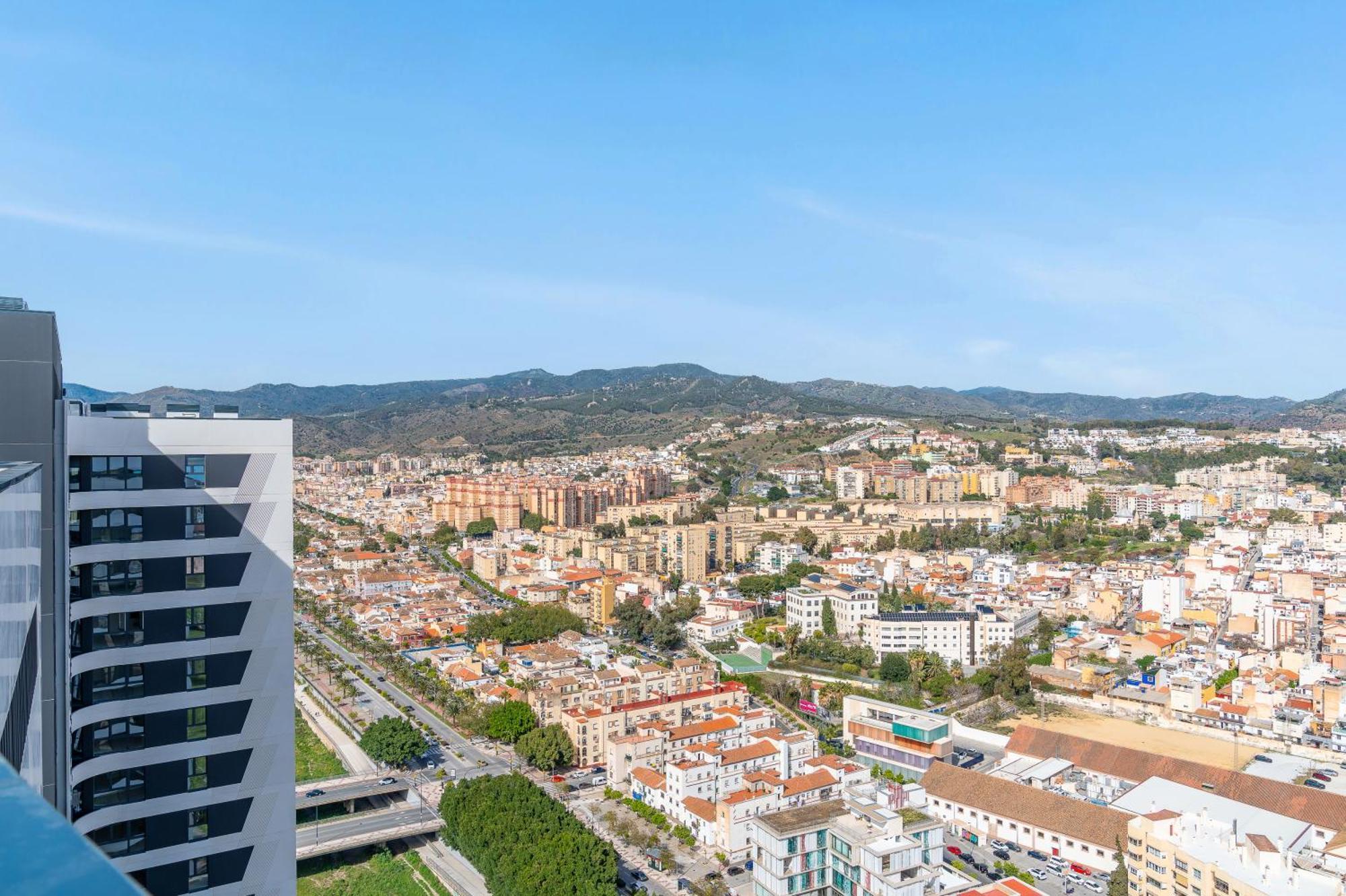 Malaga Tower View Apartment Exterior photo