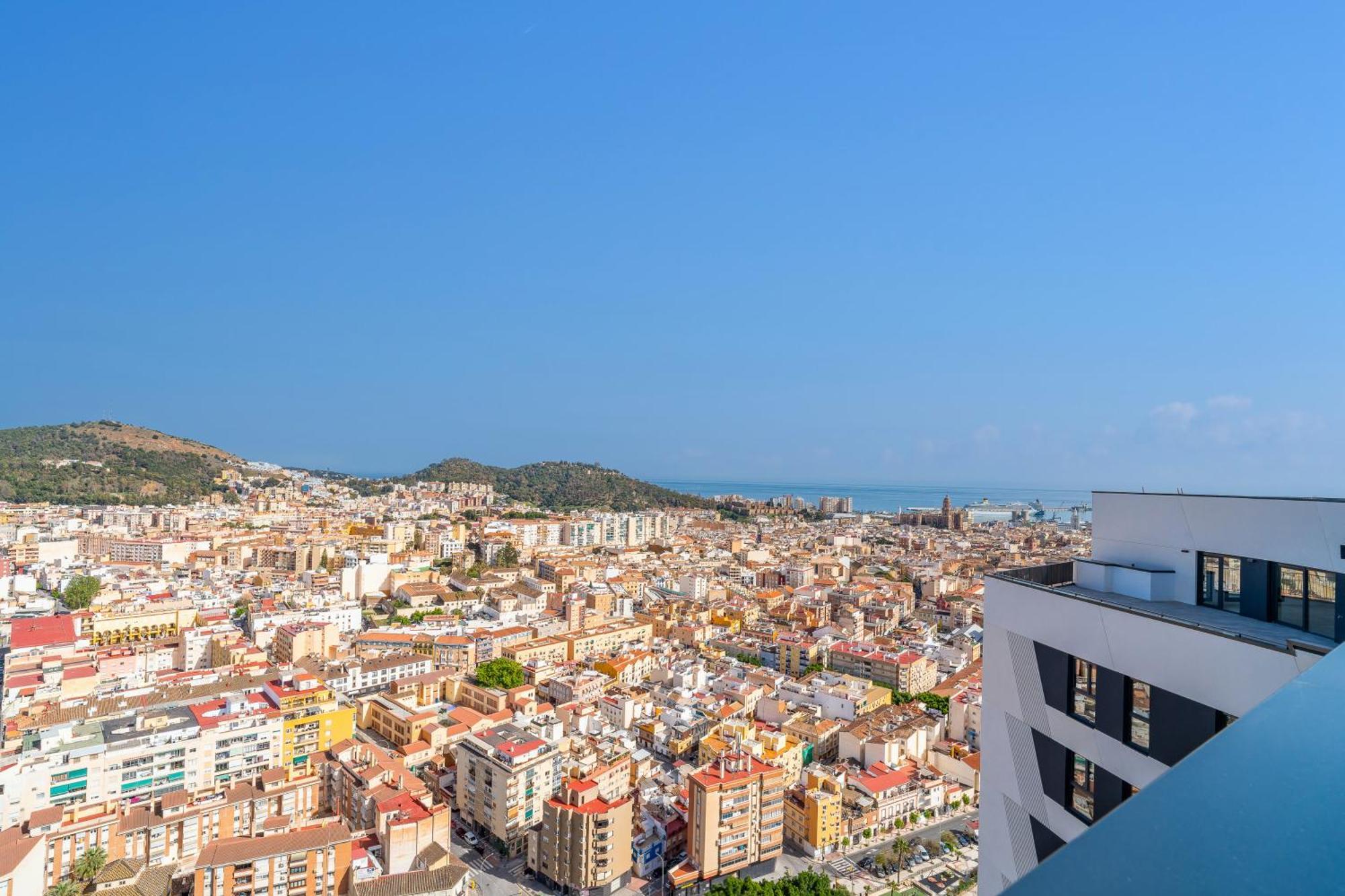 Malaga Tower View Apartment Exterior photo